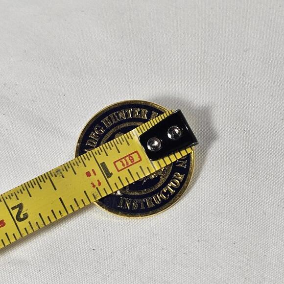 Vintage Alaska Department Fish & Game ADFG Hunters Ed Instructor 10 Year Pin - Picture 2 of 3